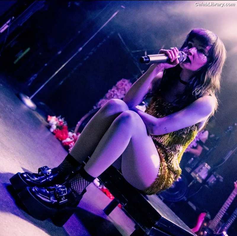Lauren Mayberry photo 8 of 1227