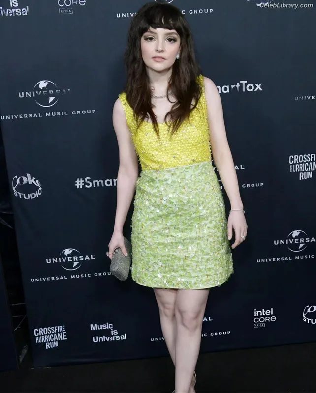 Lauren Mayberry photo 12 of 1227