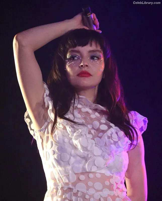 Lauren Mayberry photo 21 of 1227