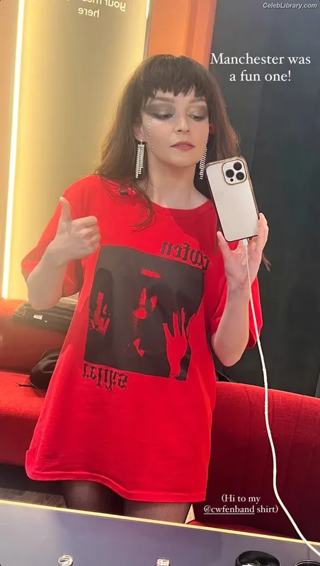 Lauren Mayberry photo 15 of 1227