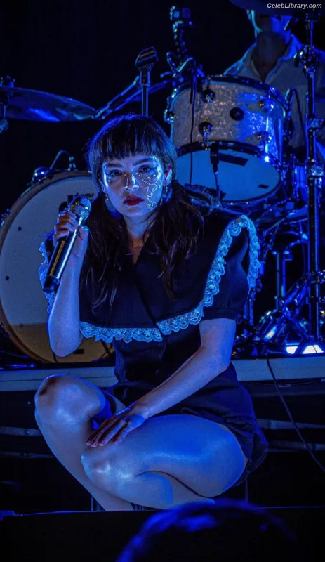 Lauren Mayberry photo 21 of 1227