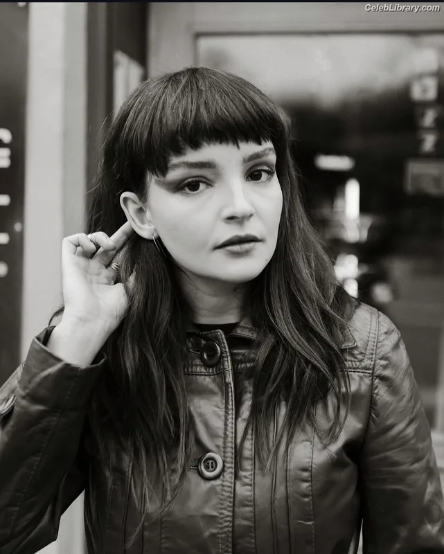 Lauren Mayberry photo 23 of 1227