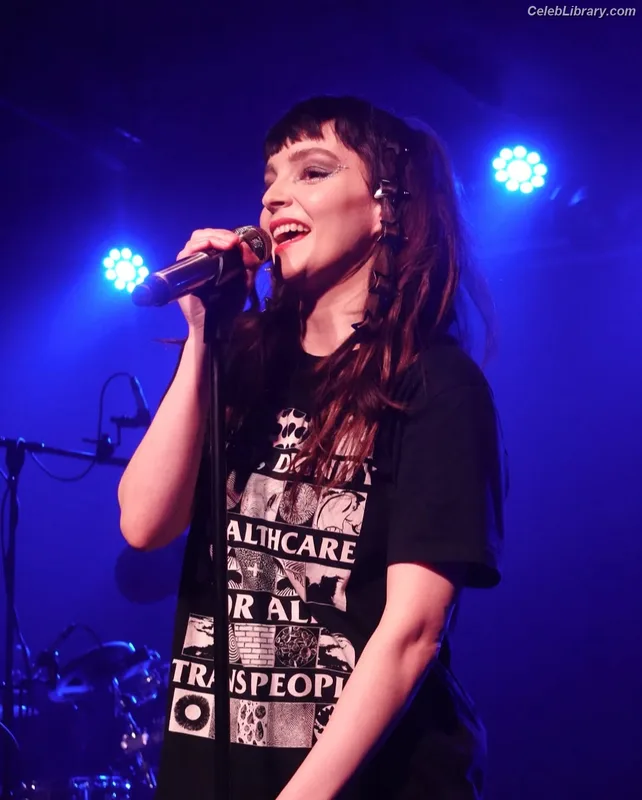 Lauren Mayberry photo 5 of 1227