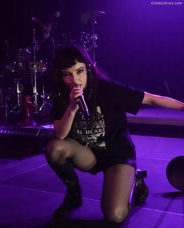 Lauren Mayberry photo 6 of 1227