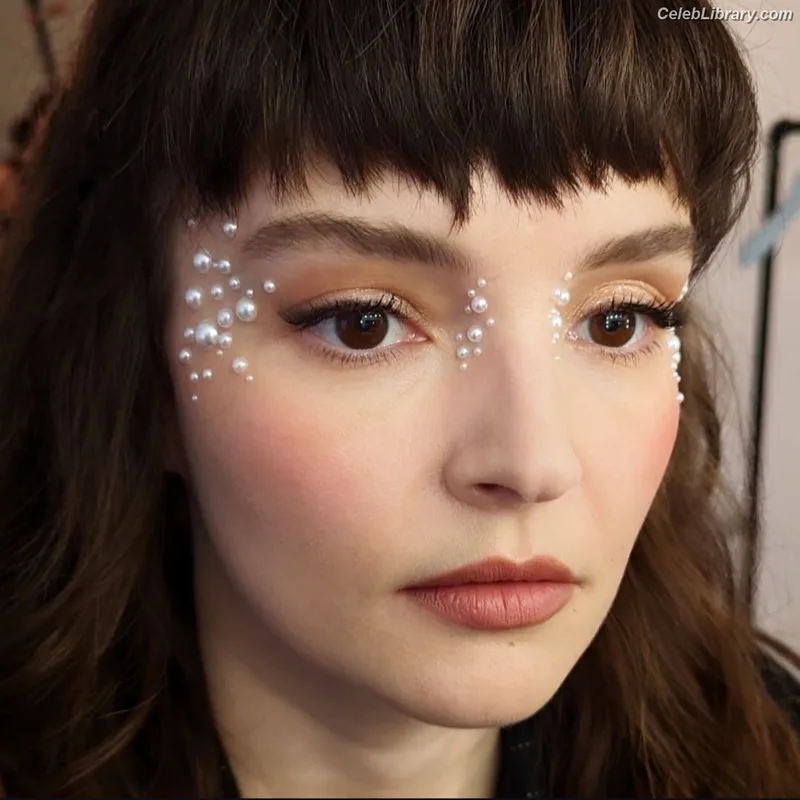 Lauren Mayberry photo 10 of 1227