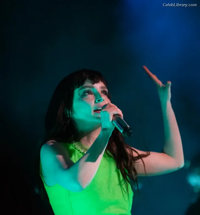 Lauren Mayberry photo 16 of 1227