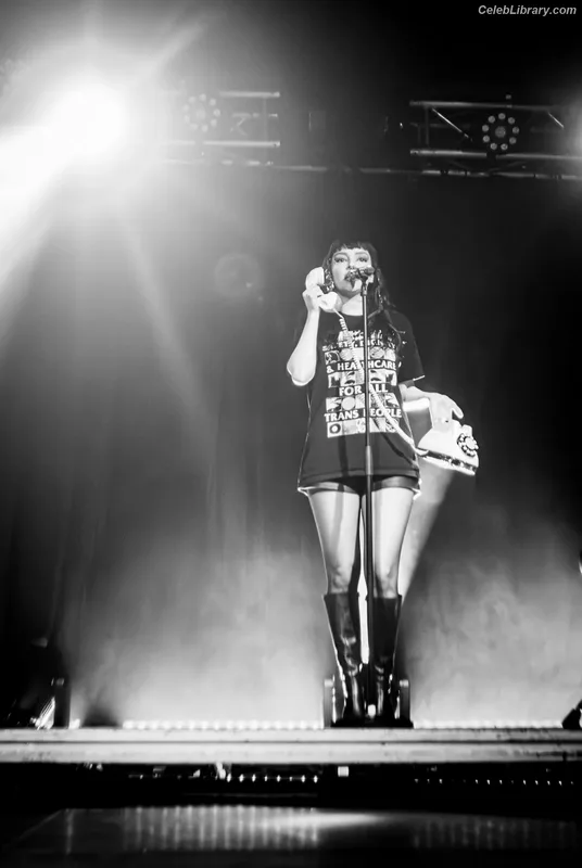 Lauren Mayberry photo 5 of 1227