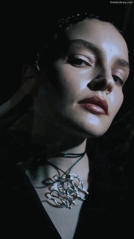 Lauren Mayberry photo 20 of 1227