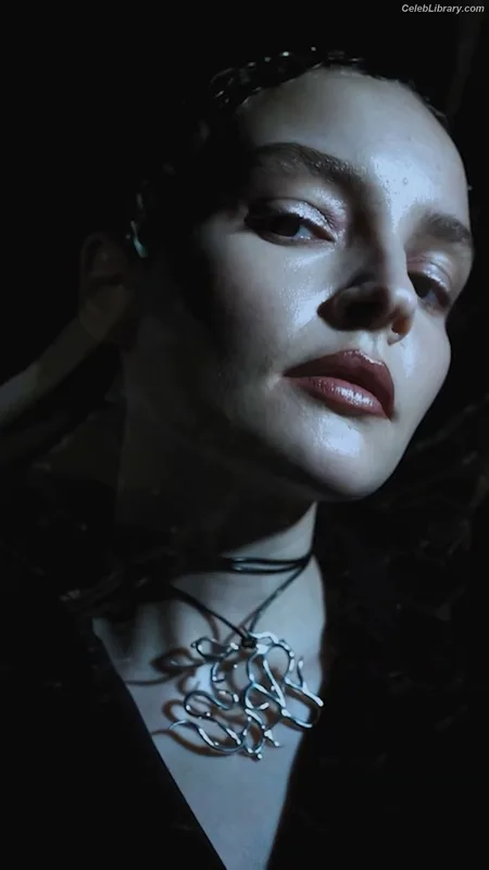 Lauren Mayberry photo 21 of 1227