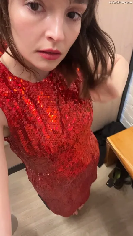Lauren Mayberry photo 10 of 1227
