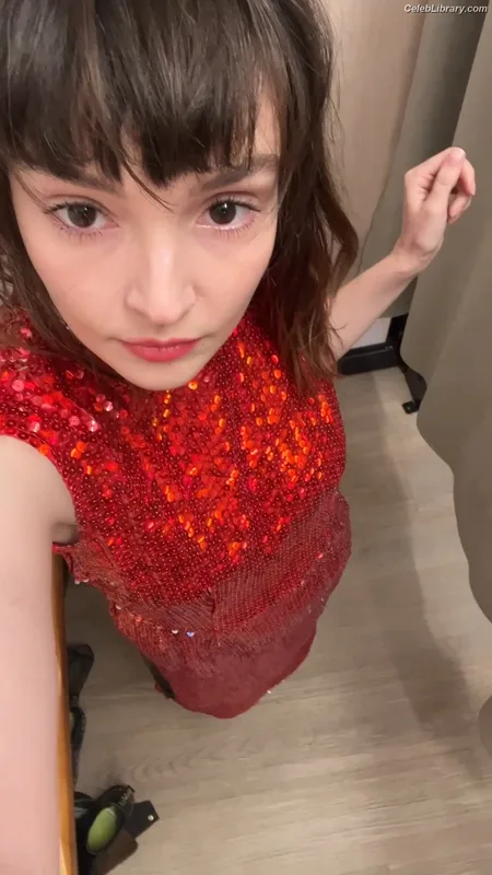Lauren Mayberry photo 15 of 1227
