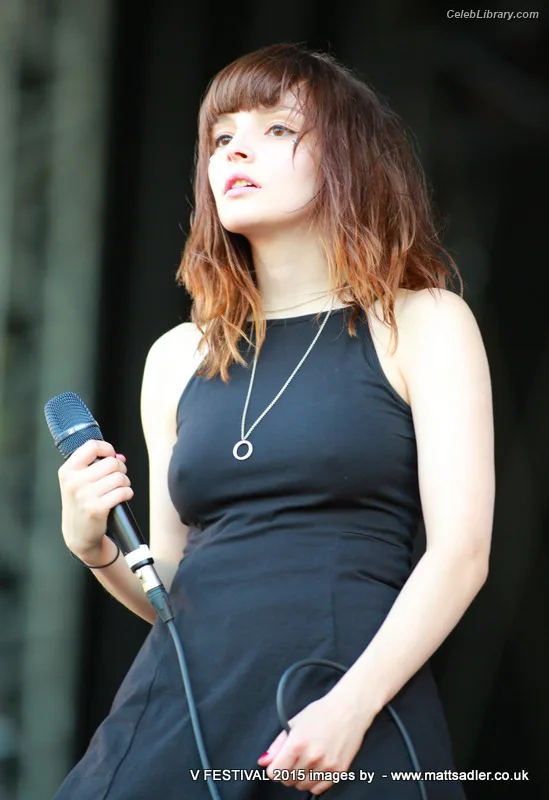 Lauren Mayberry photo 4 of 1227