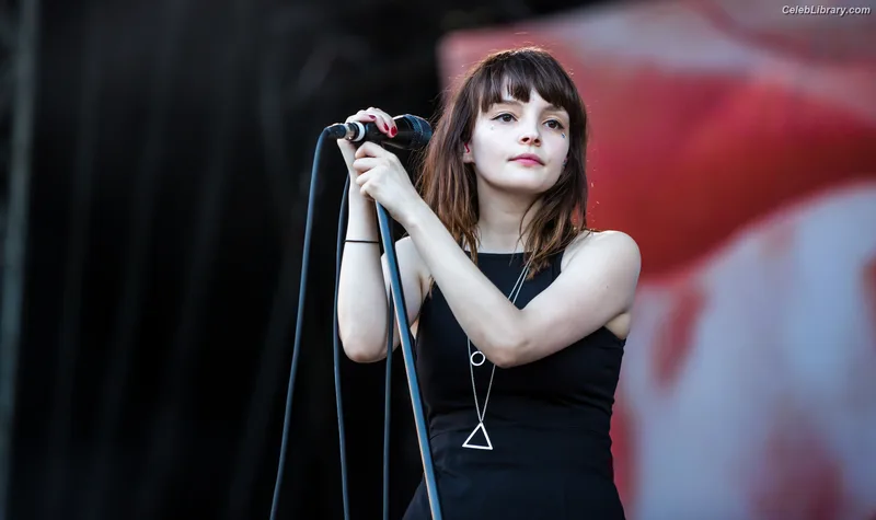 Lauren Mayberry photo 15 of 1227