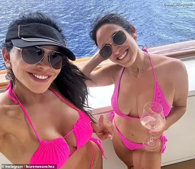 Lauren Sanchez photo 2 of 30