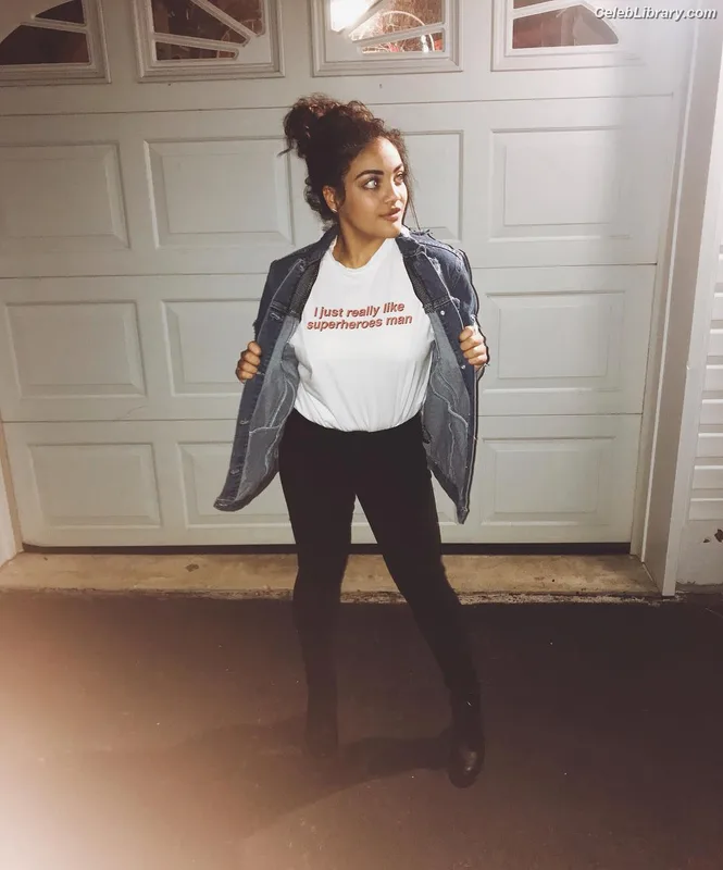 Laurie Hernandez photo 8 of 220