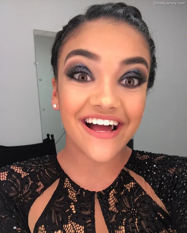 Laurie Hernandez photo 10 of 220
