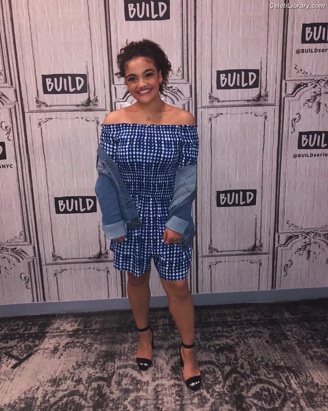 Laurie Hernandez photo 13 of 220