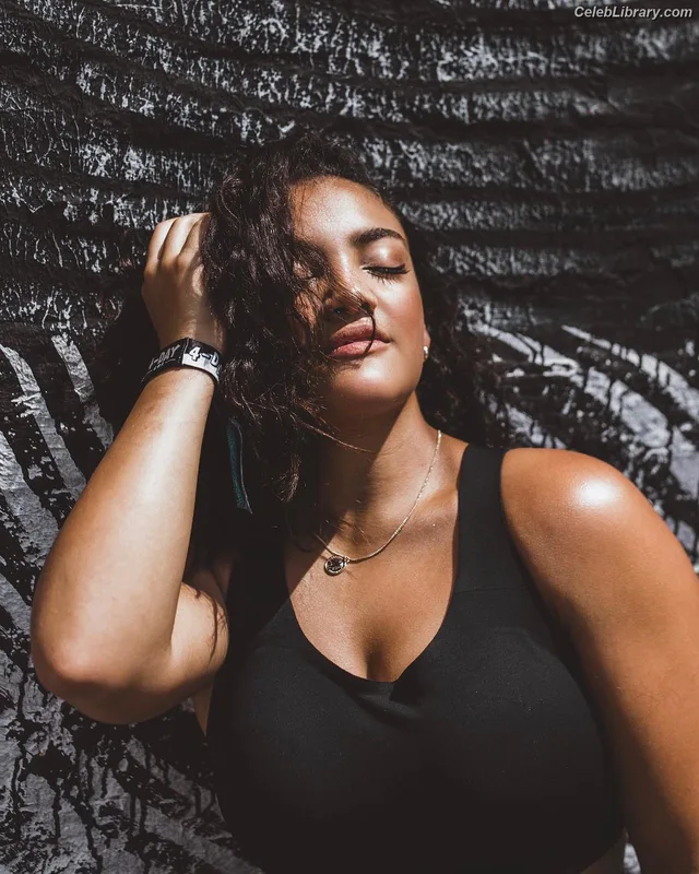 Laurie Hernandez photo 22 of 220