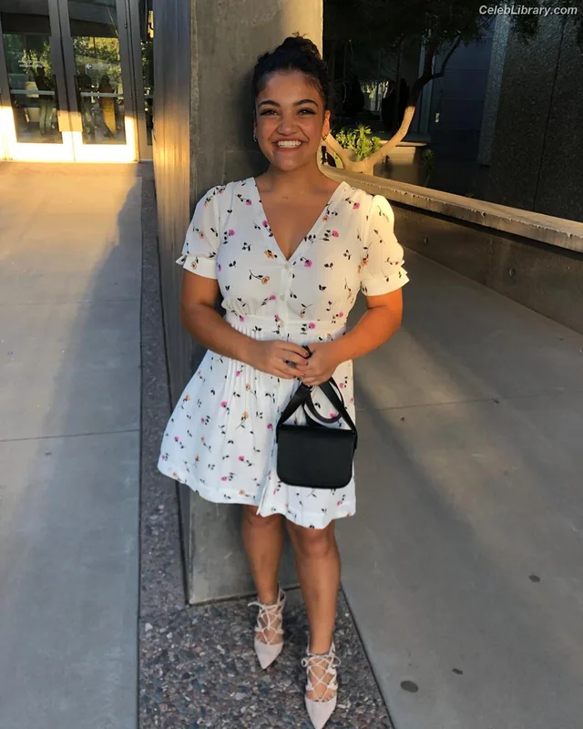 Laurie Hernandez photo 2 of 220
