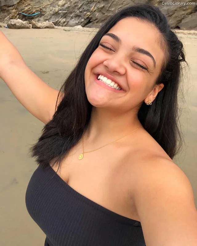 Laurie Hernandez photo 5 of 220
