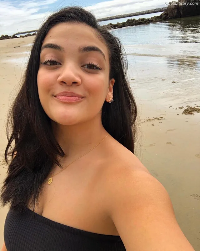 Laurie Hernandez photo 6 of 220