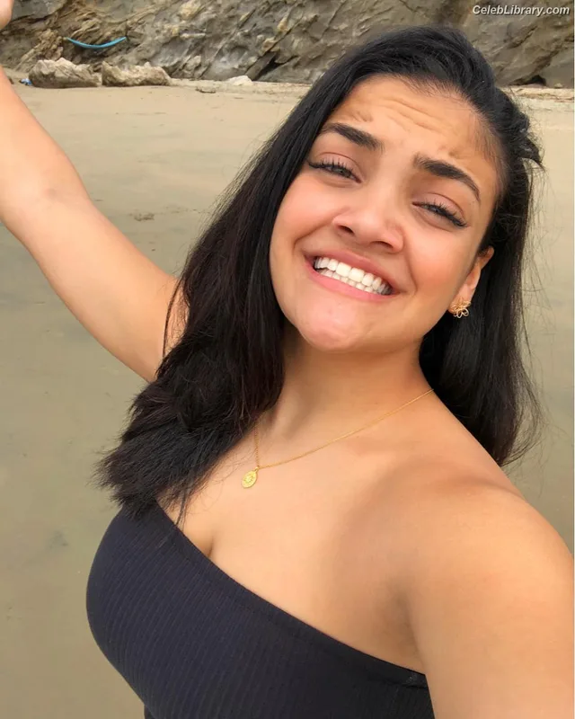Laurie Hernandez photo 7 of 220