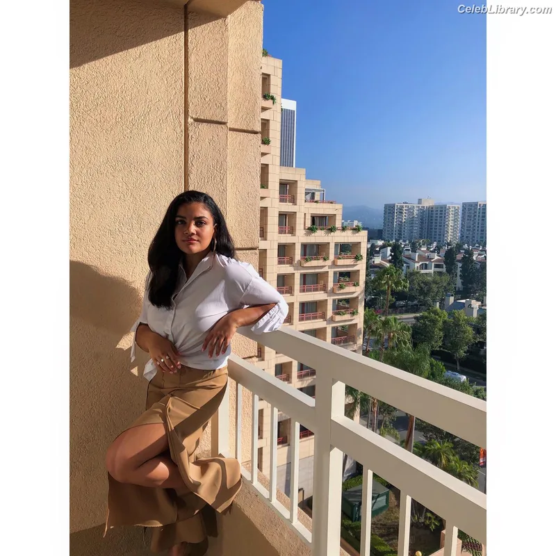 Laurie Hernandez photo 16 of 220