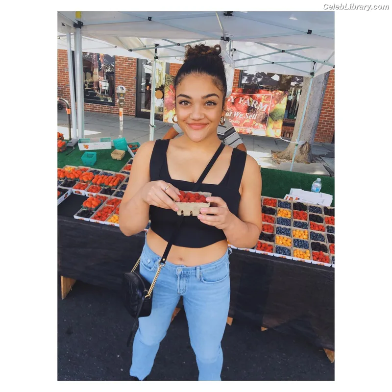 Laurie Hernandez photo 19 of 220