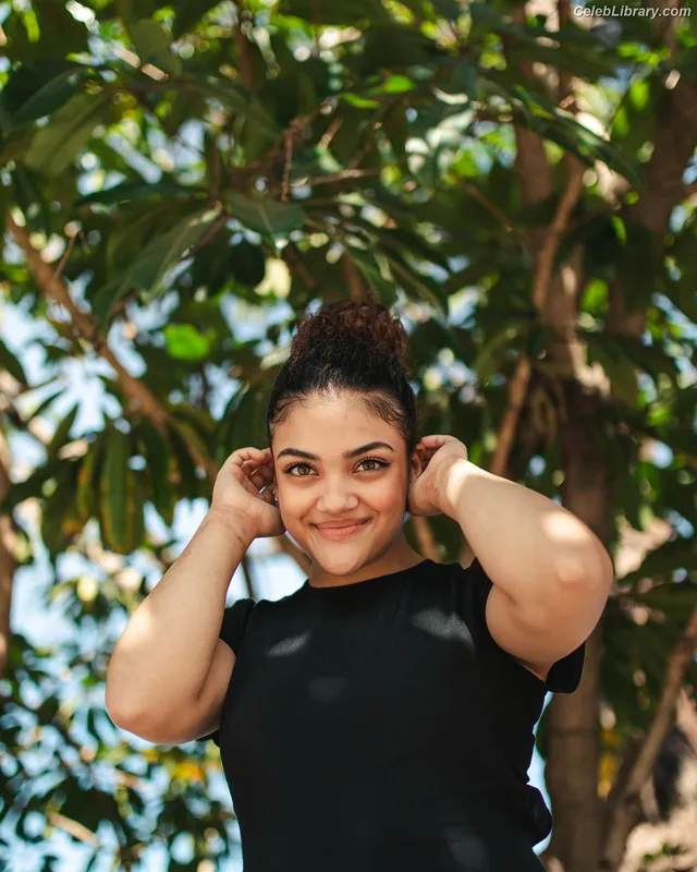 Laurie Hernandez photo 22 of 220