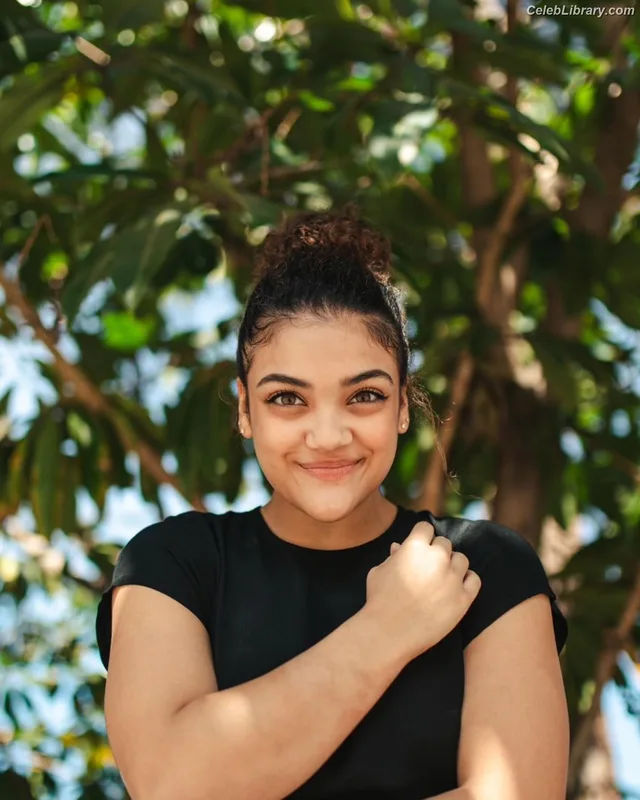 Laurie Hernandez photo 23 of 220