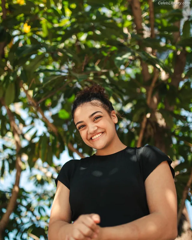Laurie Hernandez photo 1 of 220
