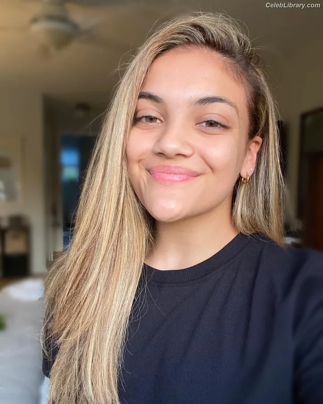 Laurie Hernandez photo 7 of 220