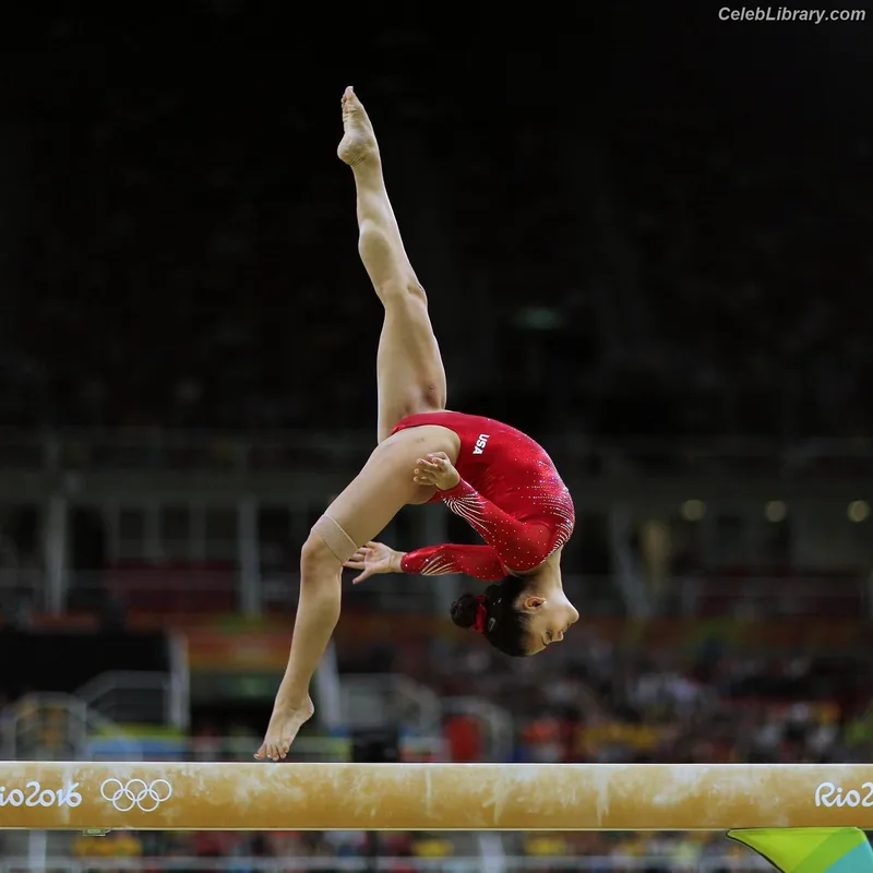 Laurie Hernandez photo 8 of 220
