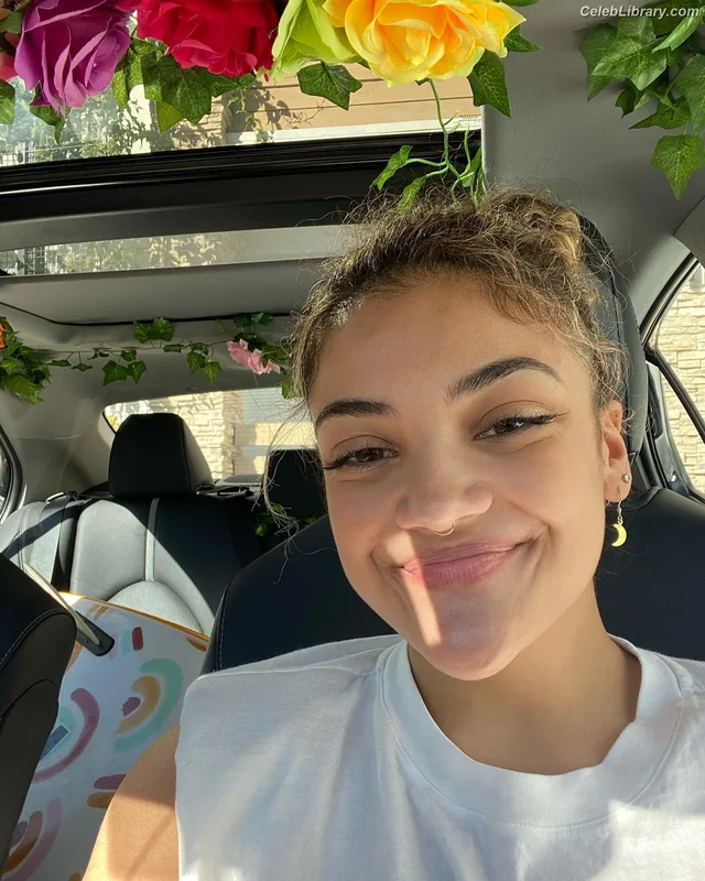 Laurie Hernandez photo 14 of 220