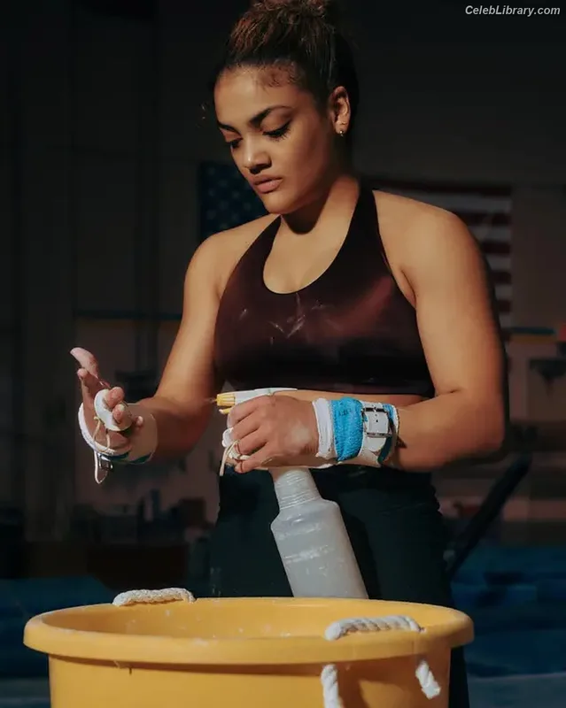 Laurie Hernandez photo 5 of 220