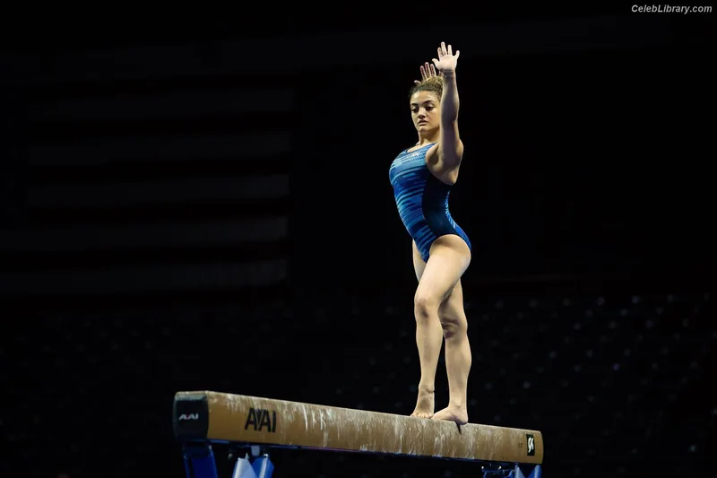 Laurie Hernandez photo 11 of 220