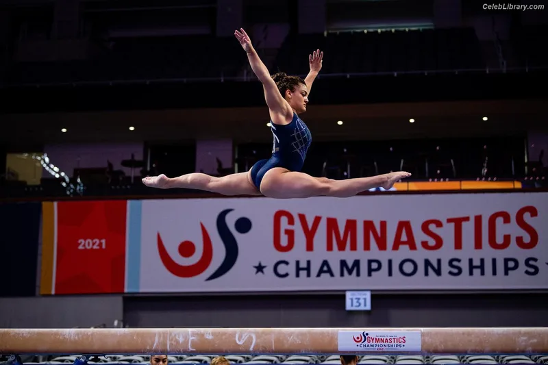 Laurie Hernandez photo 16 of 220