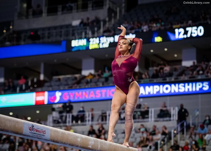 Laurie Hernandez photo 17 of 220