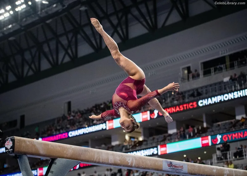 Laurie Hernandez photo 18 of 220
