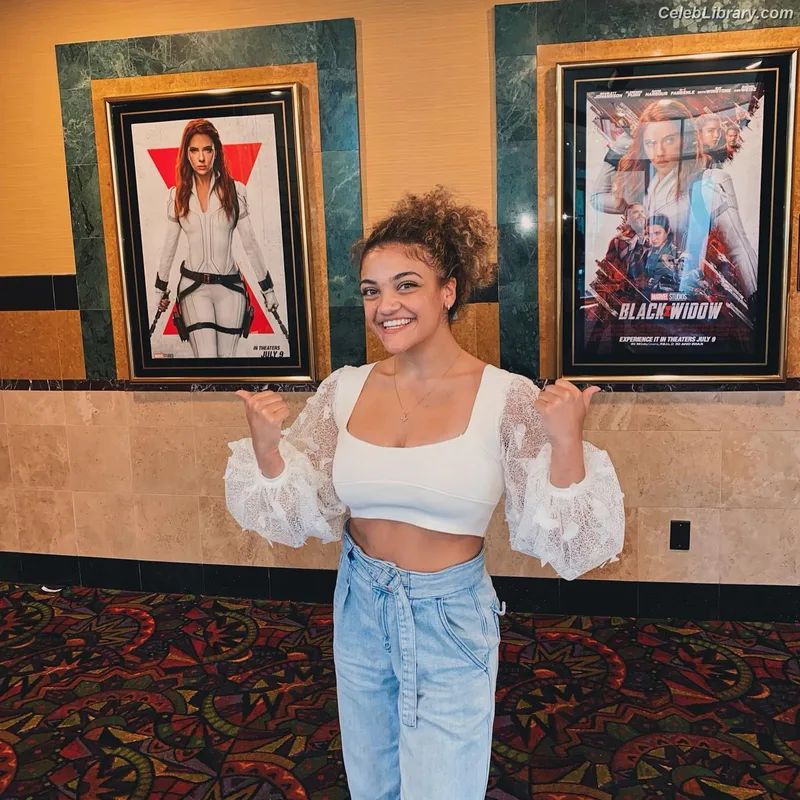 Laurie Hernandez photo 24 of 220