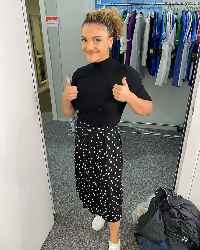 Laurie Hernandez photo 11 of 220
