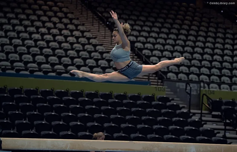 Laurie Hernandez photo 14 of 220