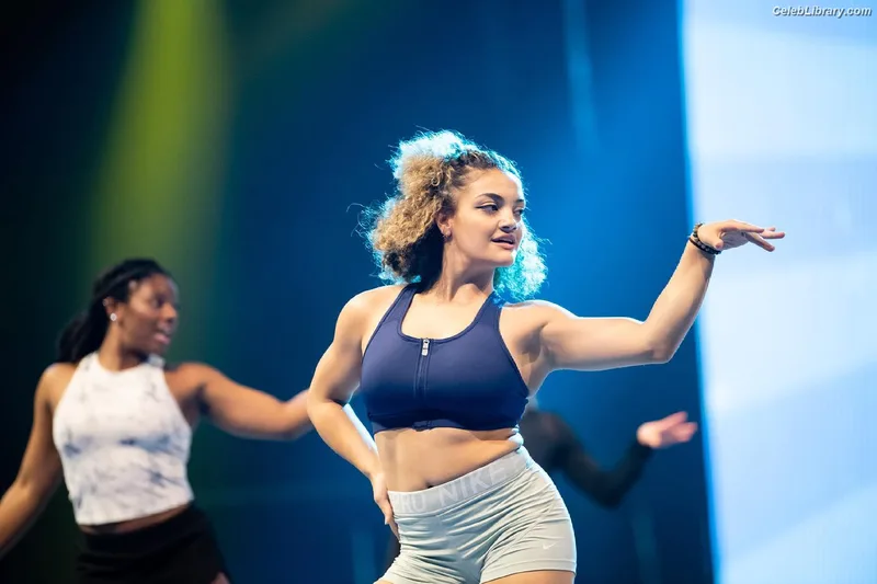 Laurie Hernandez photo 17 of 220