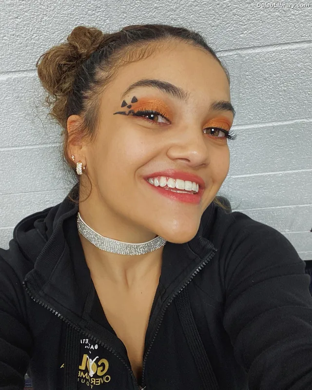 Laurie Hernandez photo 20 of 220