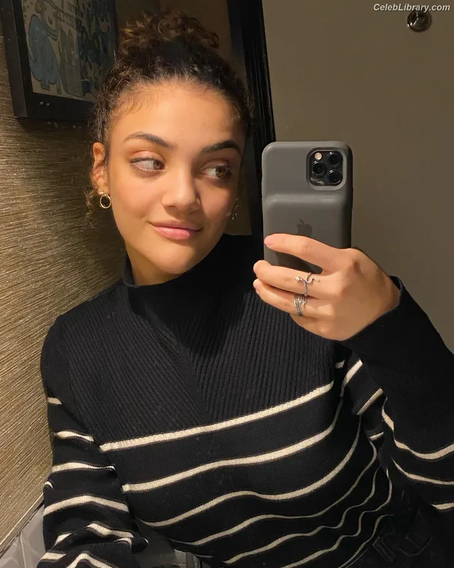 Laurie Hernandez photo 3 of 220