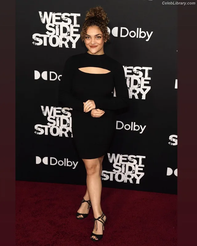 Laurie Hernandez photo 5 of 220