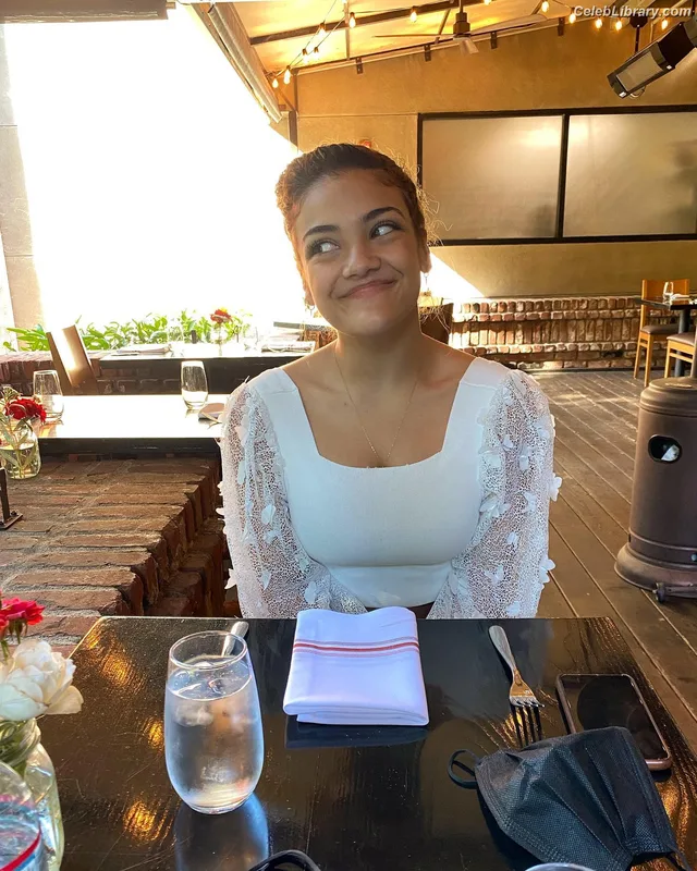 Laurie Hernandez photo 14 of 220