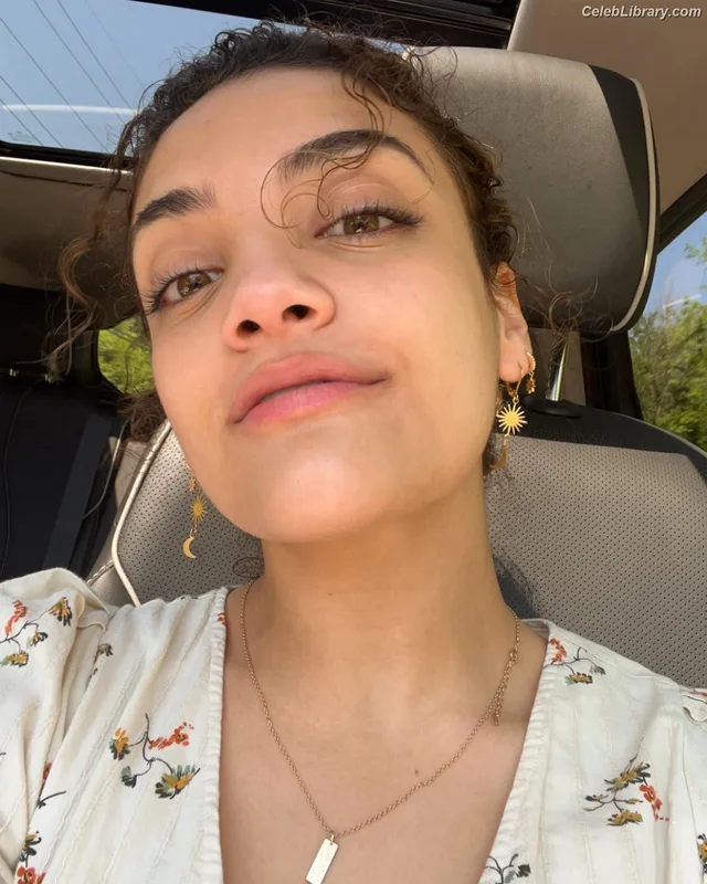 Laurie Hernandez photo 24 of 220