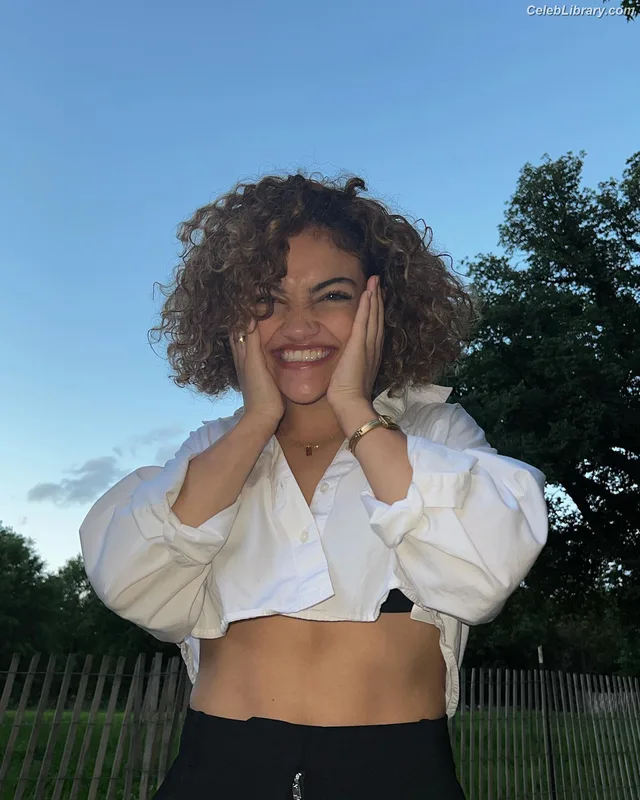 Laurie Hernandez photo 4 of 220
