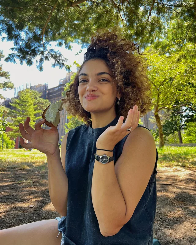 Laurie Hernandez photo 18 of 220